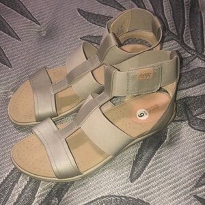 Ecco Damara Sandal - Size 40 (9-9.5US) PERFECT